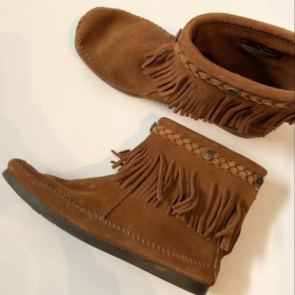 Minnetonka Fringed Soft Leather Moccasins Size 9 - Picture 2 of 4